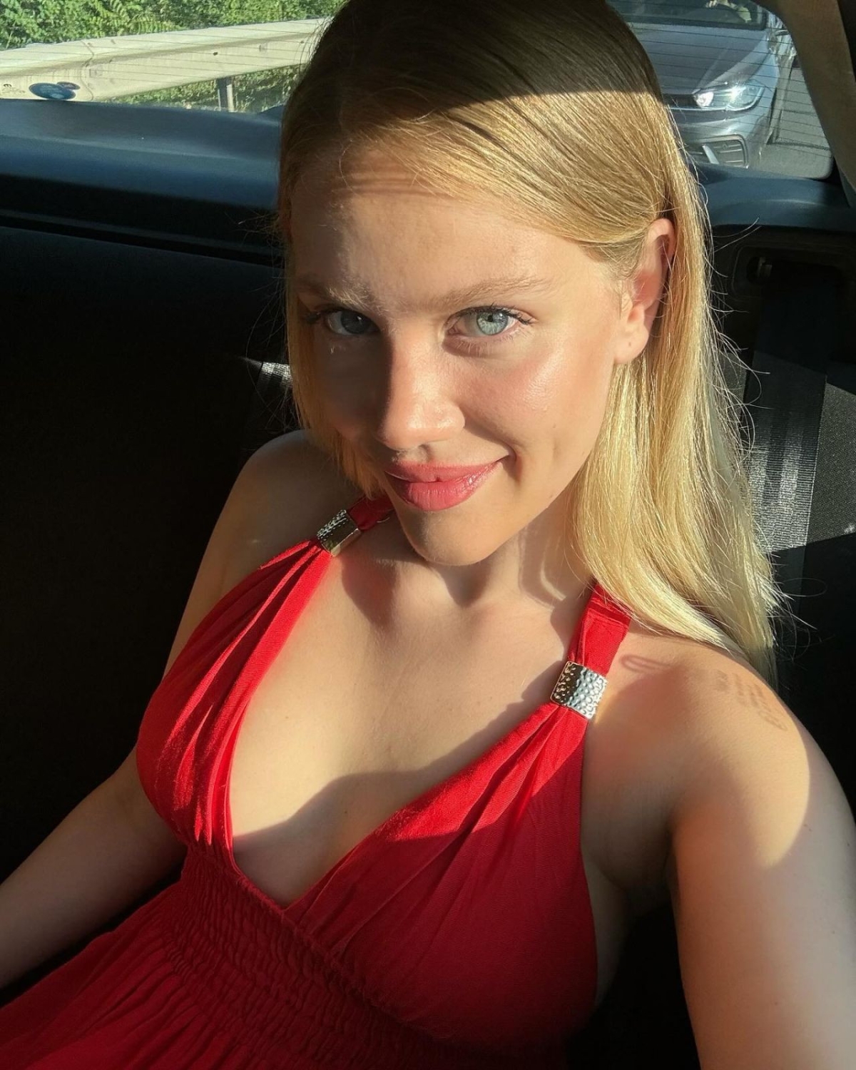 Serel Yereli’den Datça’da yazdan kalma pozlar!