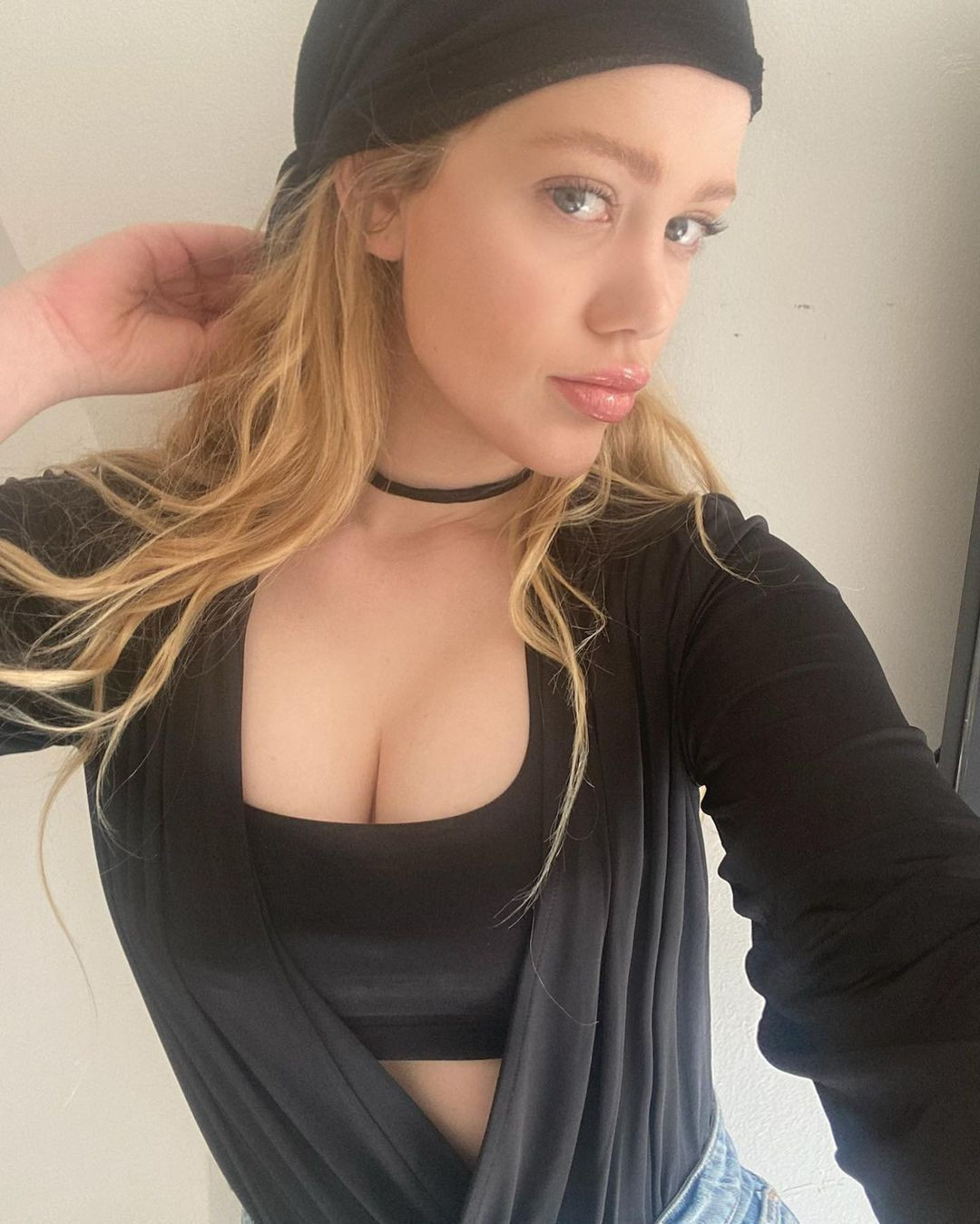 Serel Yereli’den Datça’da yazdan kalma pozlar!