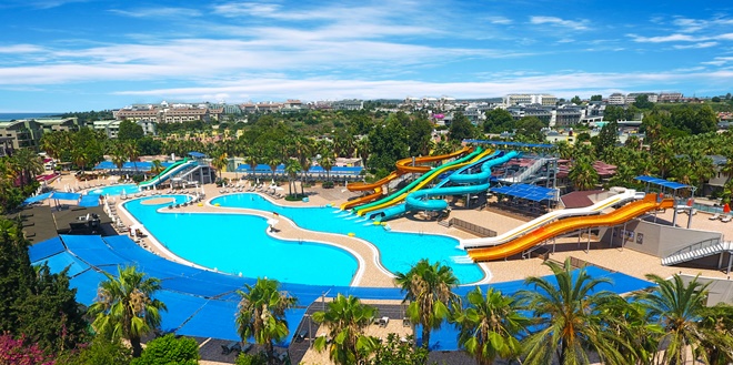 Von Resort Hotels sahiplerinden kaçak otel için rüşvet iddiası