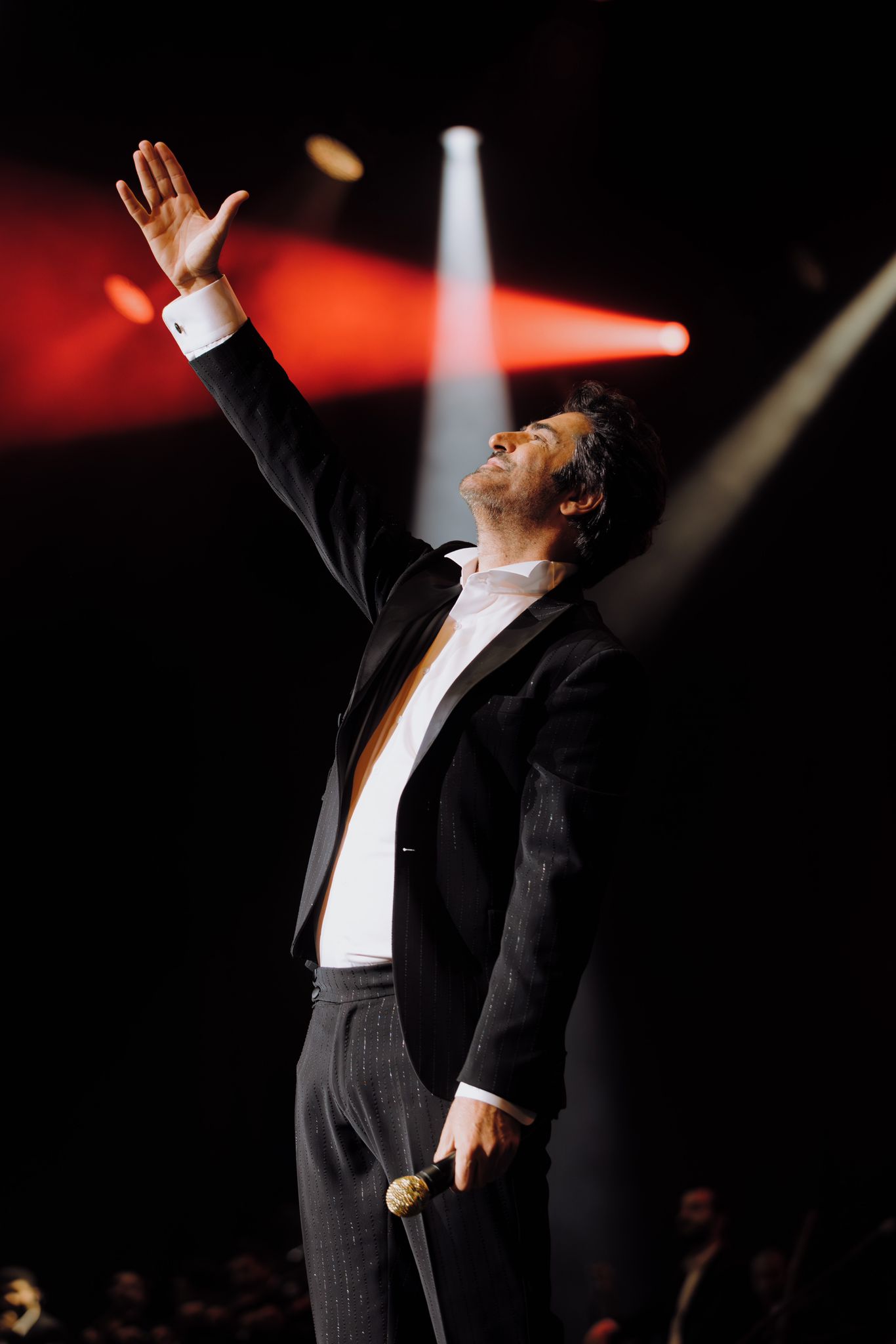 Mahsun Kırmızıgül’den Moskova’da Unutulmaz Gece: “Natela” Hikayesiyle Salon Gözyaşına Boğuldu