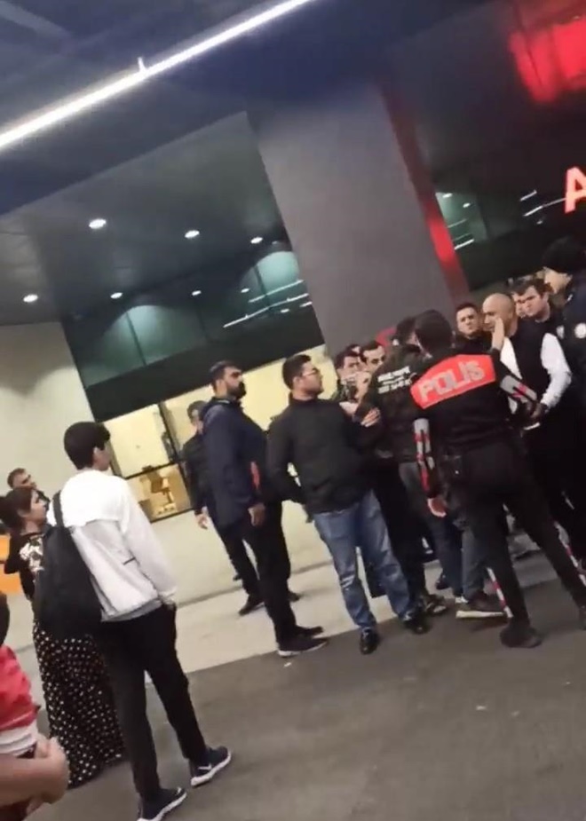Husumetli aileler düğünde çatıştı: 1’i ağır 5 yaralı