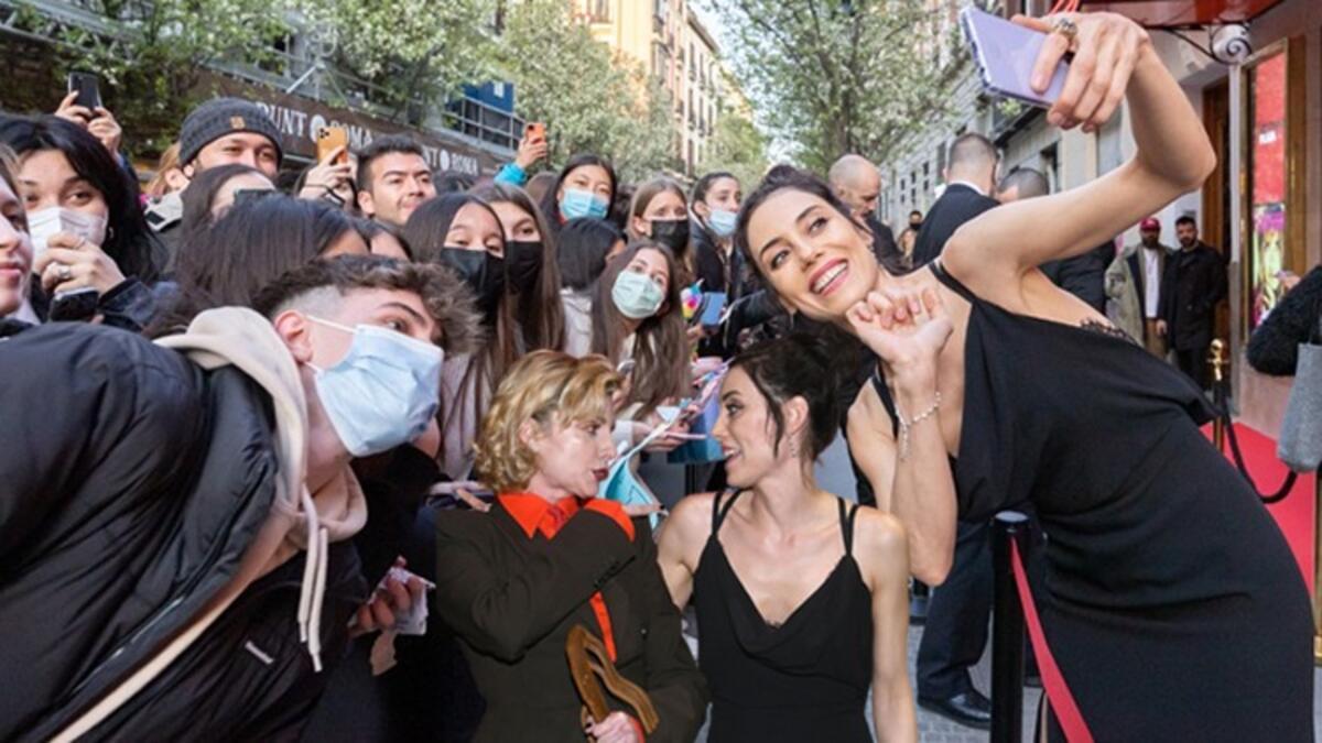İspanya'da Cansu Dere rüzgarı