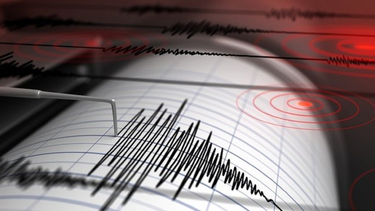 İzmir'de korkutan deprem! Dikili'deki deprem birçok ilçeden hissedildi