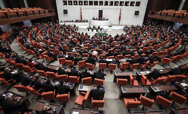 Müzik sektörünün sorunlarını çözmek için Meclis'e verilen önerge, AK Parti ile MHP'nin oyları ile reddedildi