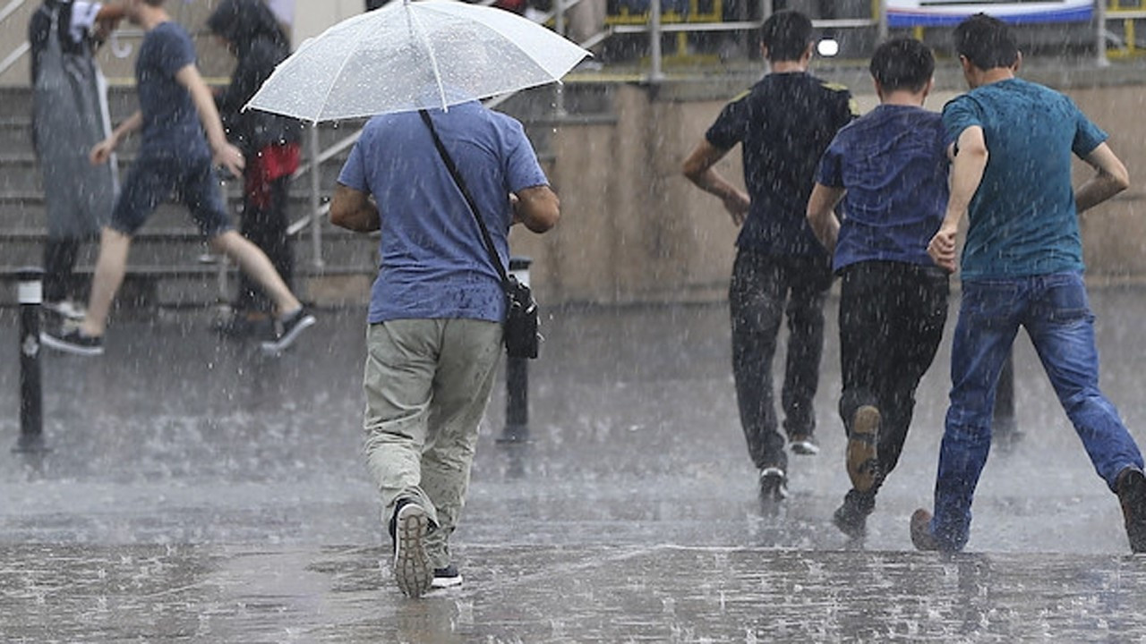 Meteoroloji'nin gök gürültülü sağanak uyarısına dikkat!
