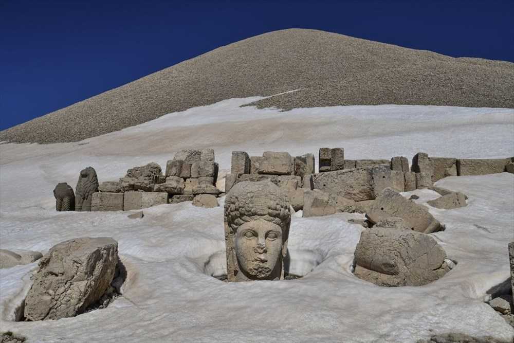 ADIYAMAN NEMRUT DAĞININ BÜYÜK GİZEMİ ŞOK OLACAKSINIZ