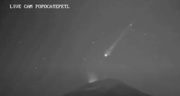 Meksika yanardağında gizli uzaylı üssü mü var? Ufolar girerken kameralara yansıdı